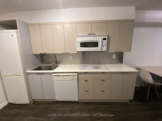 515 - 111 Elizabeth St