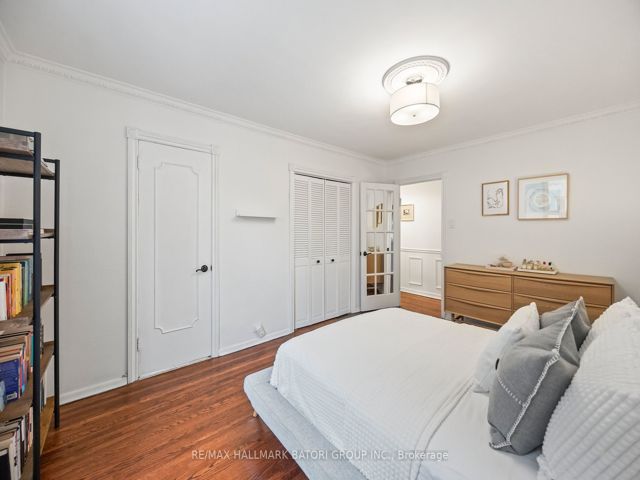 216 - 150 Farnham Ave