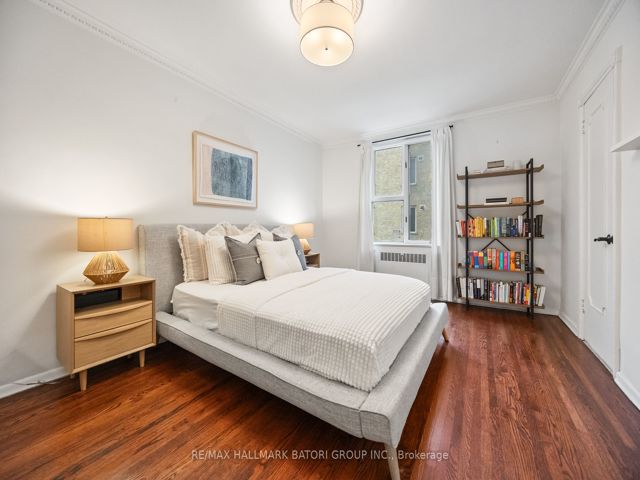 216 - 150 Farnham Ave