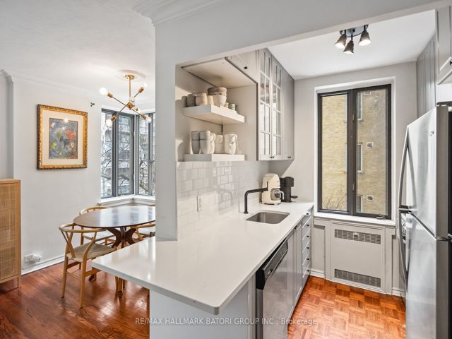 216 - 150 Farnham Ave