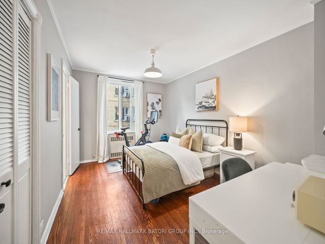 216 - 150 Farnham Ave