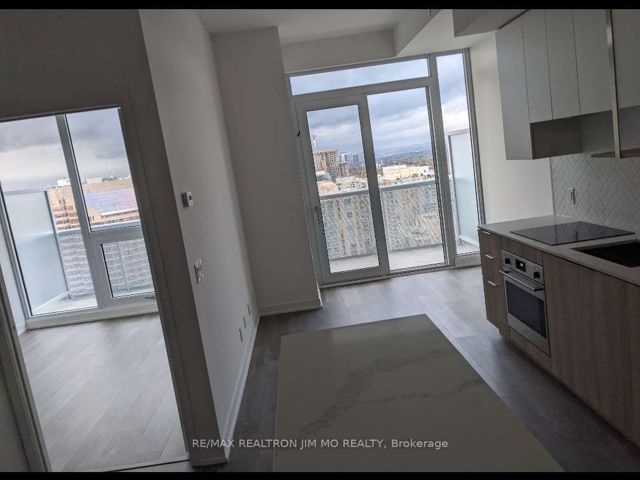 3006 - 15 Holmes Ave