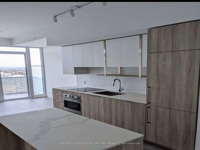 3006 - 15 Holmes Ave