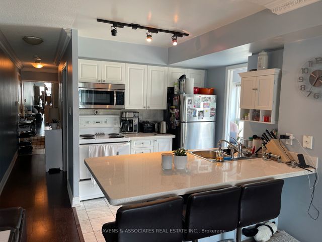 903 - 600 Queens Quay W