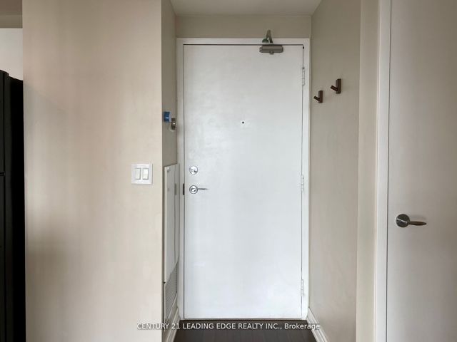 2402 - 281 Mutual St