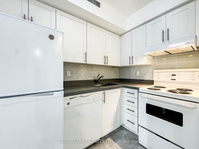 2104 - 55 Centre Ave