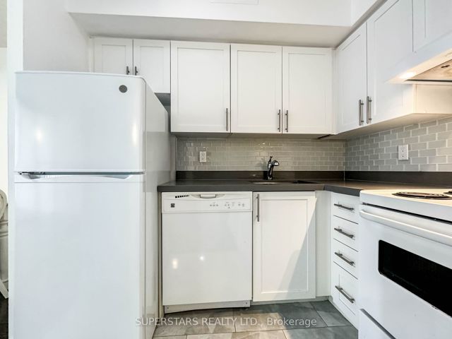 2104 - 55 Centre Ave