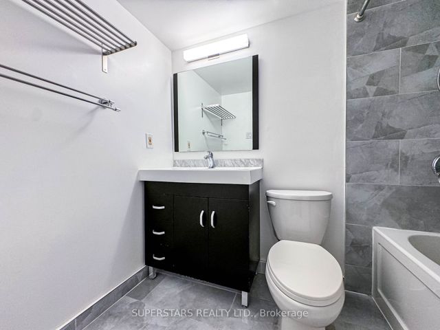 2104 - 55 Centre Ave