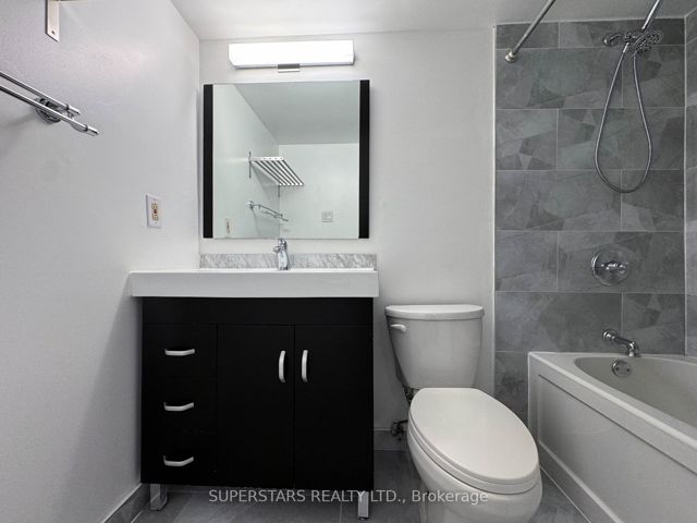 2104 - 55 Centre Ave