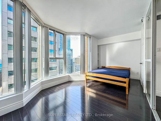 2104 - 55 Centre Ave