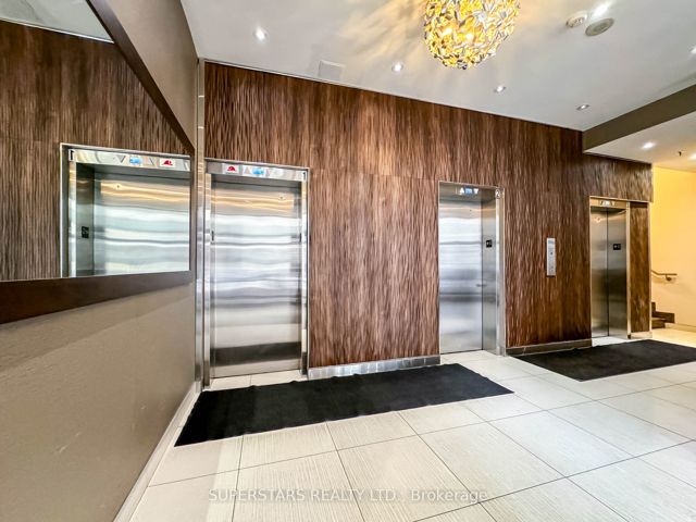 2104 - 55 Centre Ave