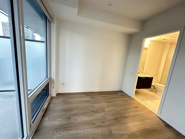 2709 - 3 Gloucester St