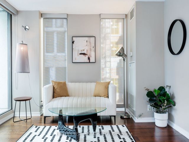 412 - 33 Lombard St