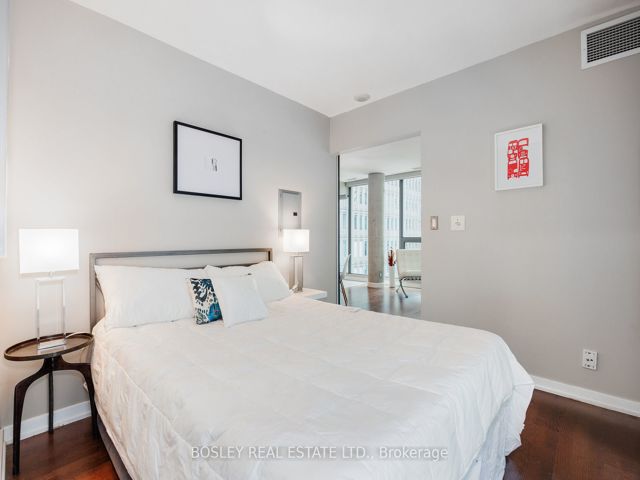 412 - 33 Lombard St
