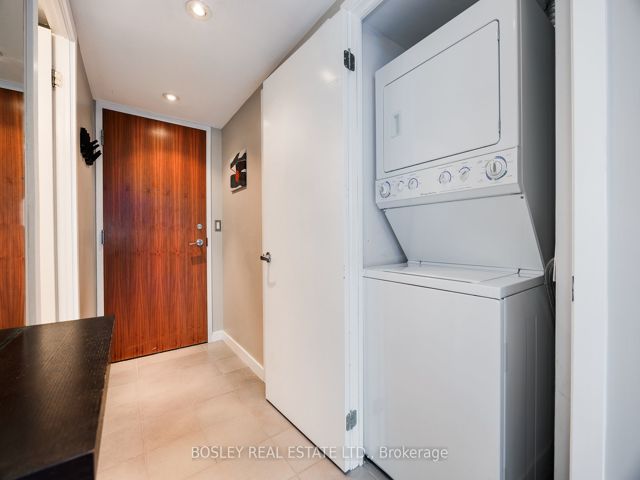 412 - 33 Lombard St