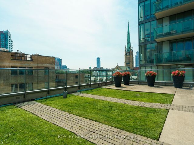 412 - 33 Lombard St