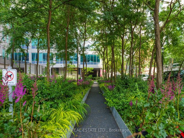 412 - 33 Lombard St