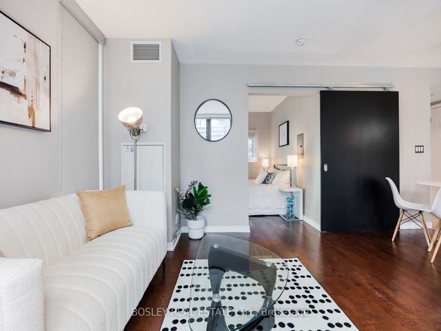 412 - 33 Lombard St