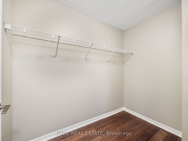 1111 - 736 Spadina Ave