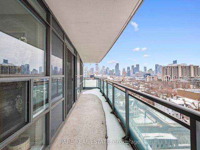 1111 - 736 Spadina Ave