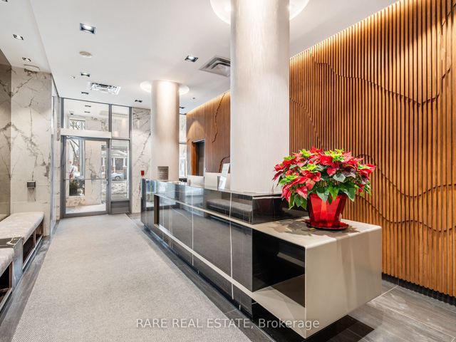 1111 - 736 Spadina Ave