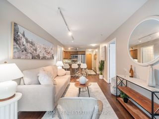 1111 - 736 Spadina Ave