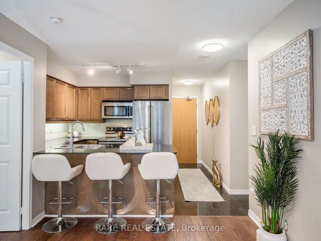 1111 - 736 Spadina Ave