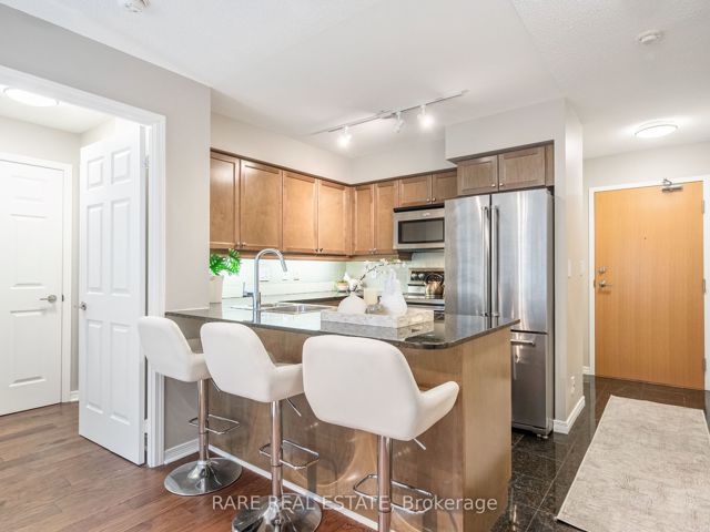 1111 - 736 Spadina Ave