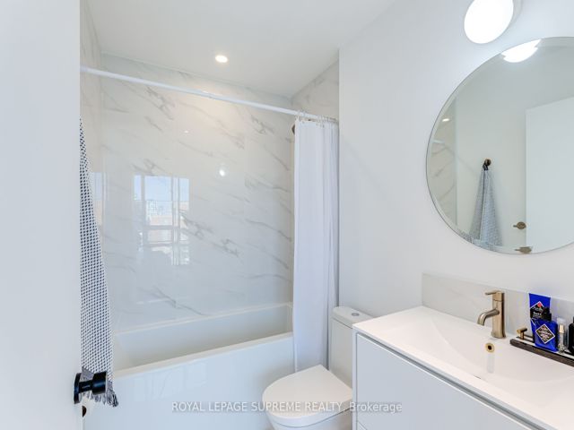 1506 - 33 Lombard St