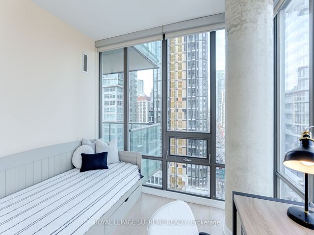 1506 - 33 Lombard St
