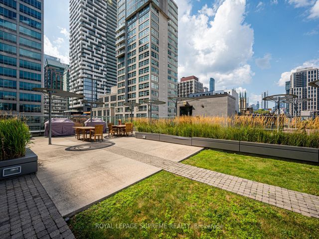 1506 - 33 Lombard St