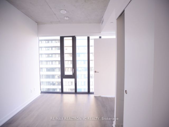 2609 - 161 Roehampton Ave