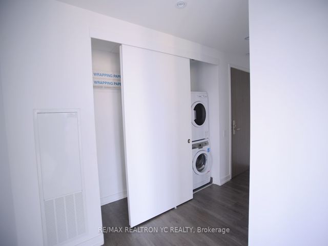 2609 - 161 Roehampton Ave