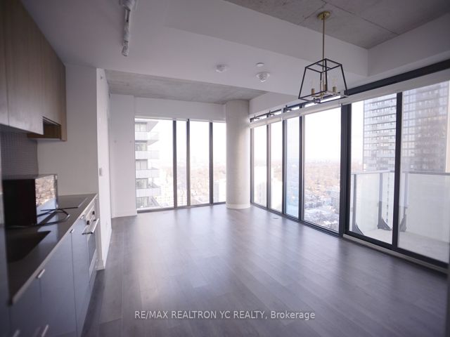 2609 - 161 Roehampton Ave