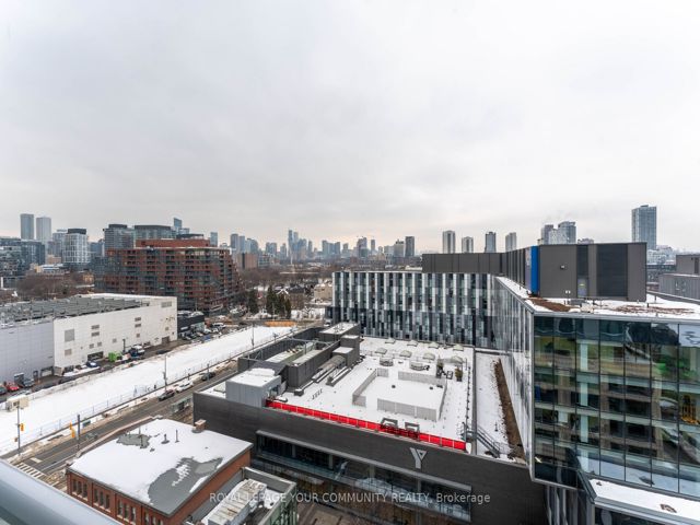 1102 - 425 Front St E