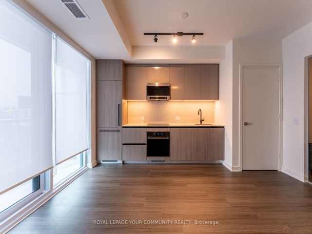 1102 - 425 Front St E