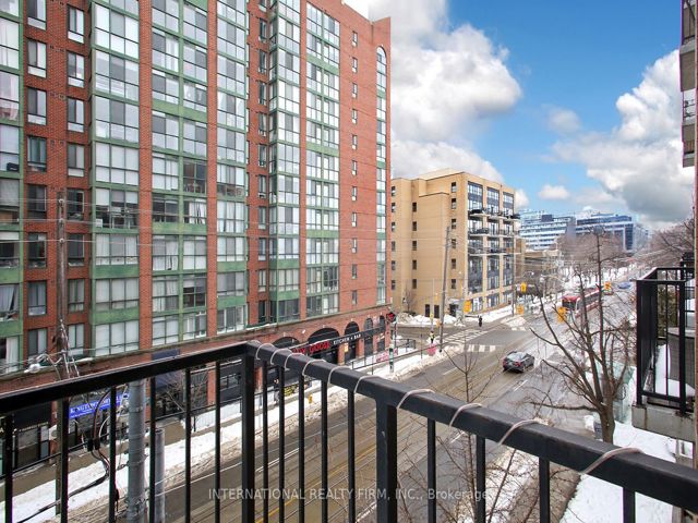 408 - 800 King St W