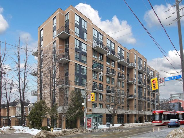 408 - 800 King St W