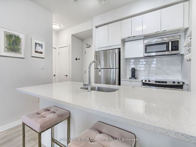 517 - 62 Forest Manor Rd
