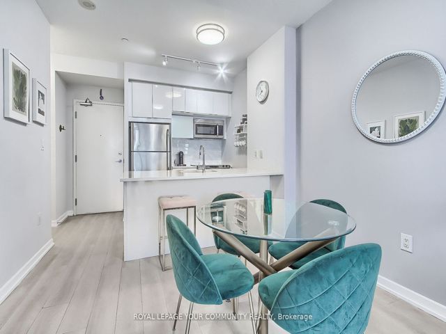 517 - 62 Forest Manor Rd