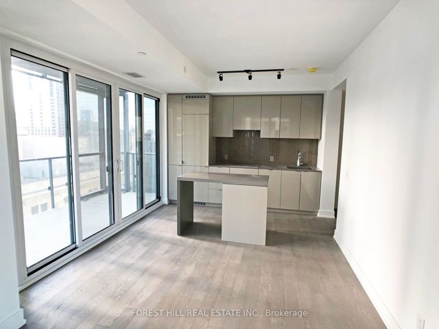 2010 - 7 Grenville St
