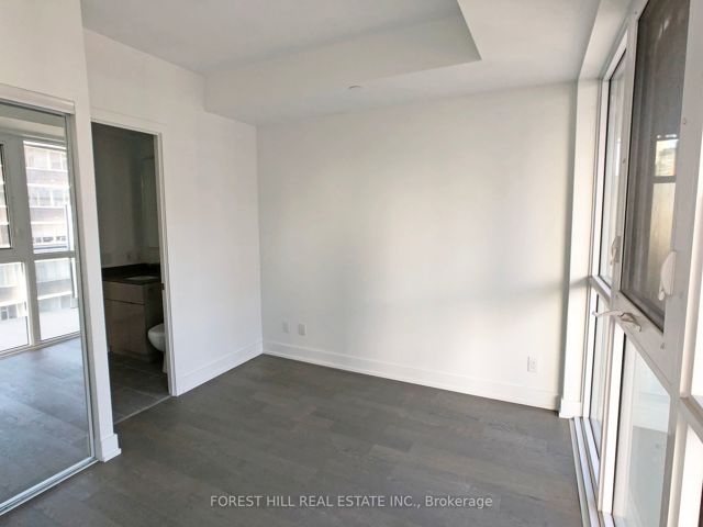 2010 - 7 Grenville St