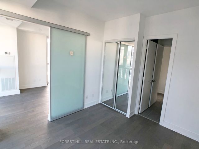 2010 - 7 Grenville St