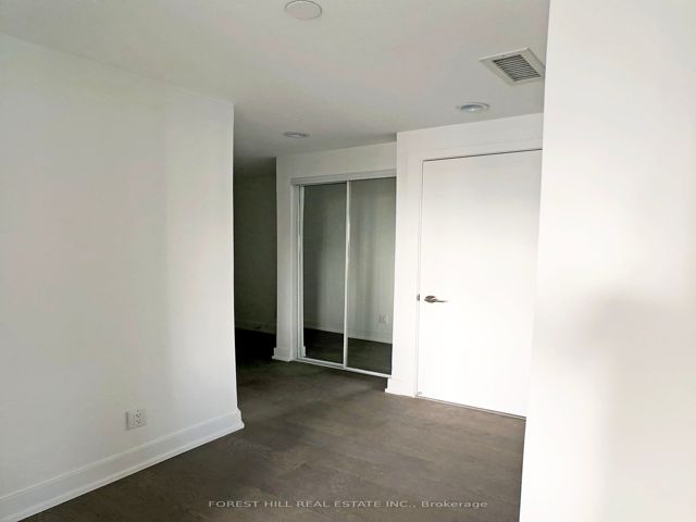 2010 - 7 Grenville St