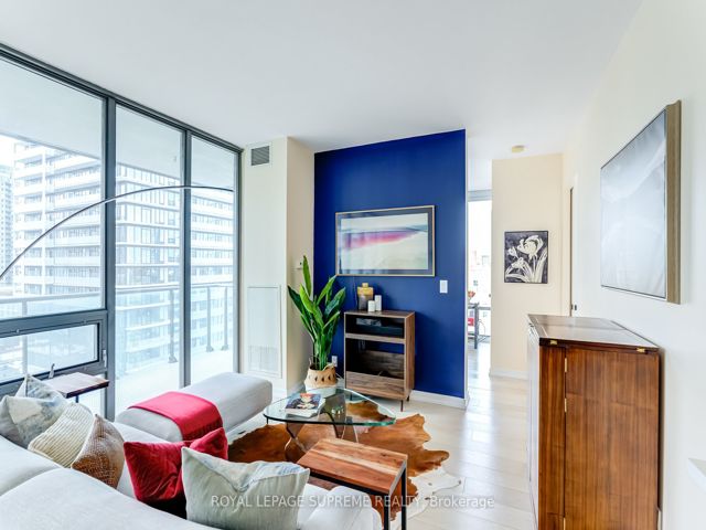 1506 - 33 Lombard St