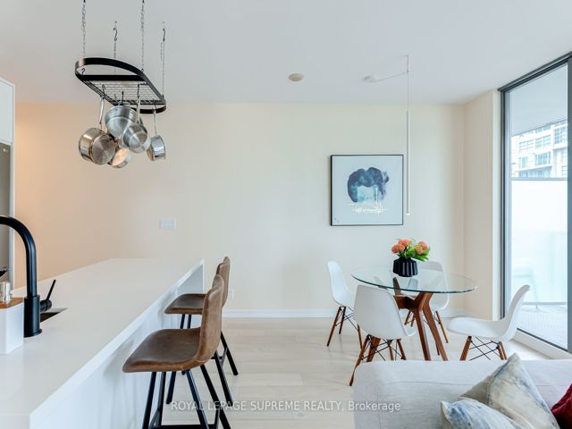 1506 - 33 Lombard St