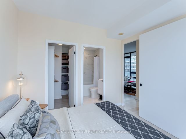 1506 - 33 Lombard St