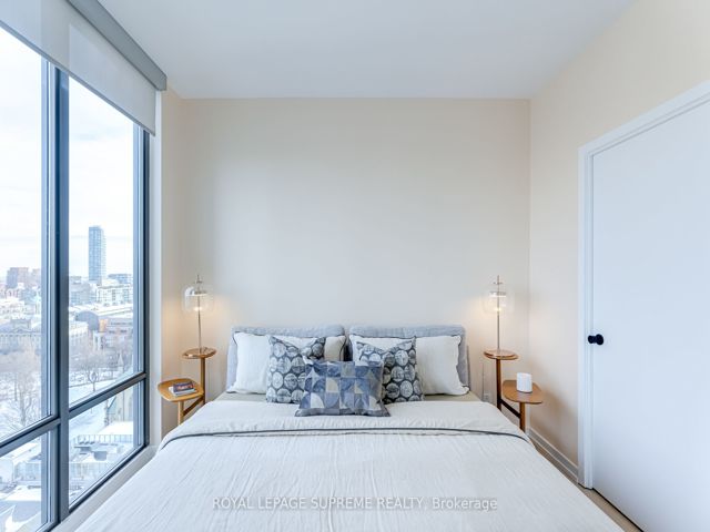 1506 - 33 Lombard St