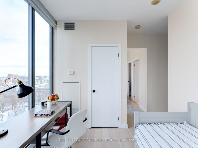 1506 - 33 Lombard St