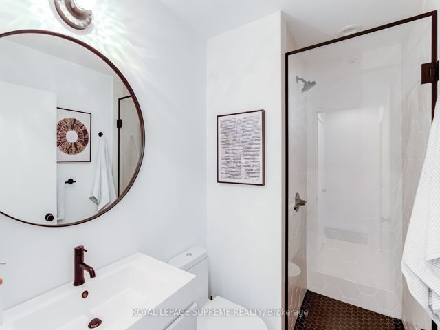 1506 - 33 Lombard St